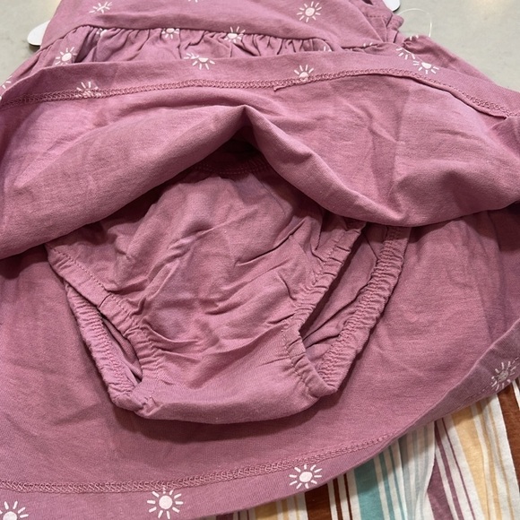 Carter's three piece, baby girl, size 6 months, brand new. - Picture 3 of 4